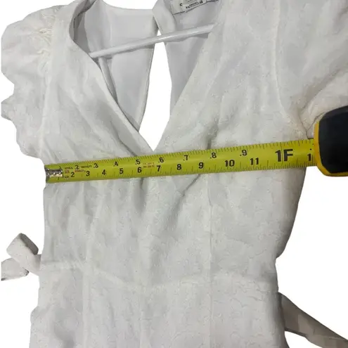 Club Monaco White Open Back V-neck Short Sleeve Jumpsuit Size 00