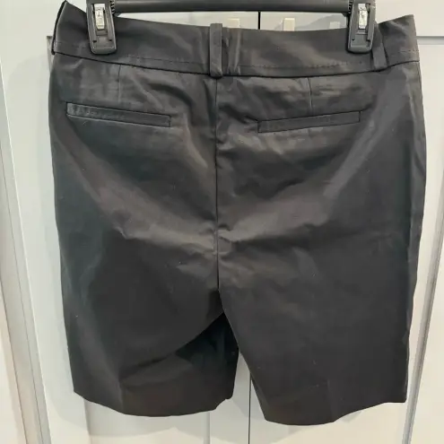 Banana Republic  NWOT Black Martin Fit Bermuda Shorts‎ size 4