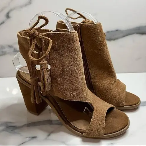 Very Volatile | Women's Brown Leather Festival Chucky Heel Peeptoe Booties Sz 6