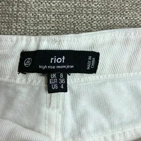 Missguided Misguided White Riot Hem Mom Denim Shorts