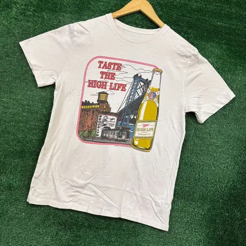 Miller High Life Taste the High Life T-shirt Size Medium