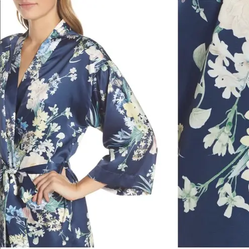 Flora Nikrooz Satin Blue Floral Print Petra Short Robe Tie Belt M/L Medium Large