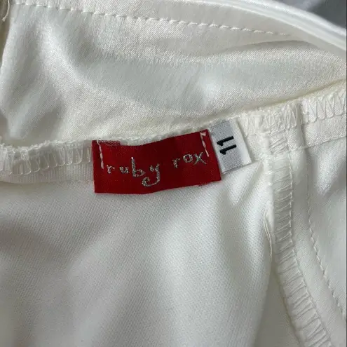 Ruby Rox New White One Shoulder Pocketed Dress with Flower Detail size 11