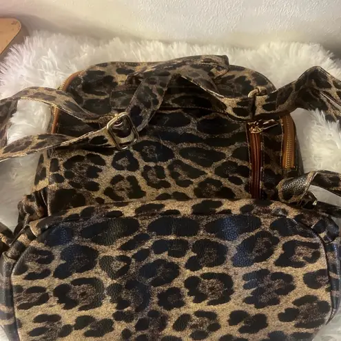 Leopard print backpack/purse
Brand new no tags‎