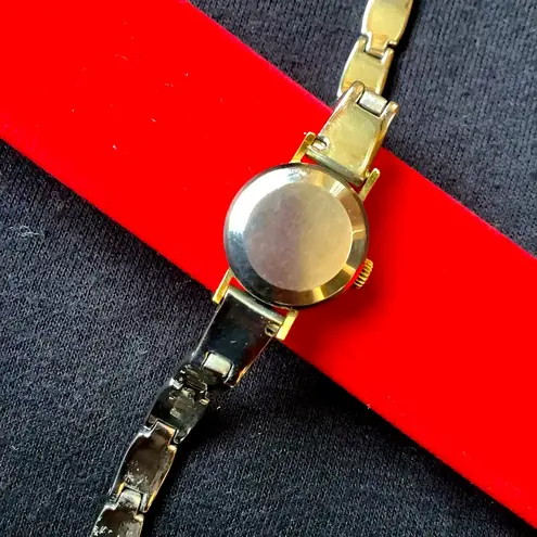 ULTRA CUTE OMEGA AUTOMATIC watch 🔥🔥🔥 Gold