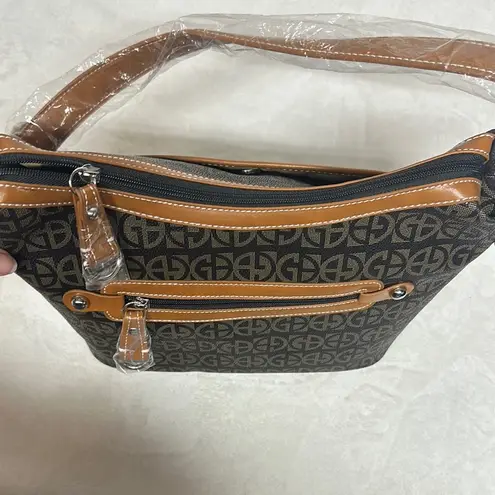 Giani Bernini Black and Brown Shoulder Bag with Elegant Design