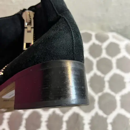 Dolce Vita Black Ankle Boots with Sleek Design Size 6.5