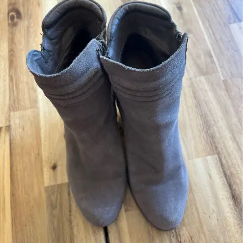 Crown Vintage Brown Suede Wedge Ankle Booties Size 10