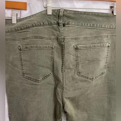 Torrid Women’s  Denim Jeans We Swear By The Fit Olive Green Sz 18R EUC