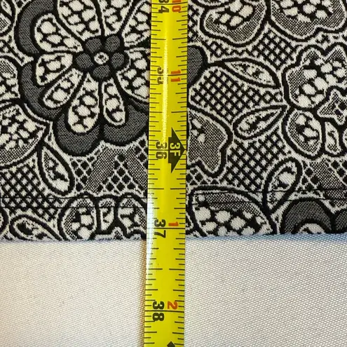 Tacera Floral Dress Black/White 1/2 Sleeve Stretchy Knee Length Sz S Fitted