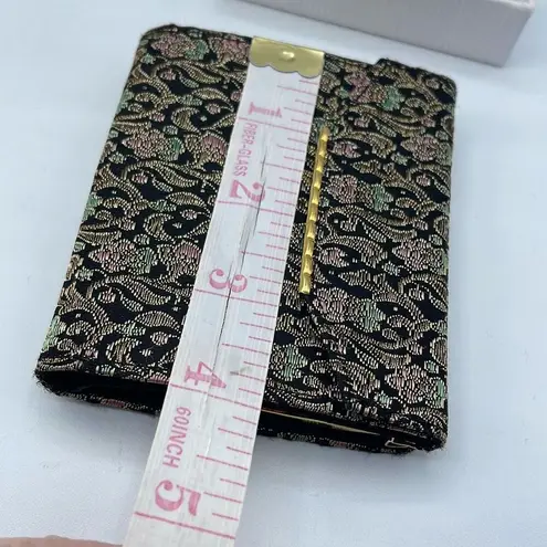 Vintage Larcazy, 230.Ruede Rivoli, Paris brocade wallet. Gold