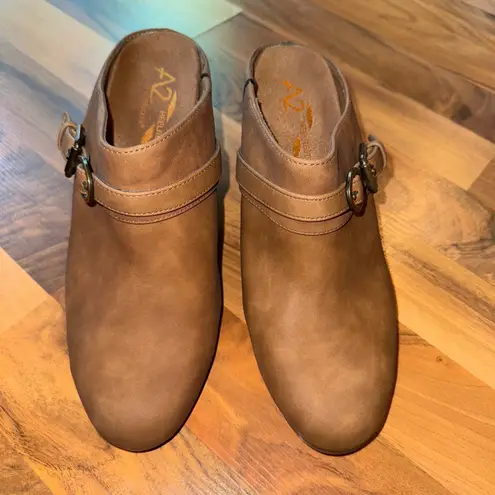 A2 by Aerosoles Women Brown Heeled Mule Clog with Buckle Detail Size 9 NWOT fall