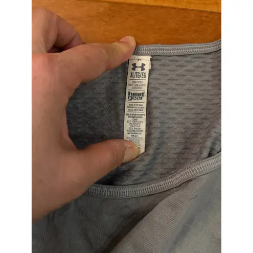 Under Armour  HeatGear Long Sleeve Athletic Top Gray Semi Fitted Zipper Pocket XL