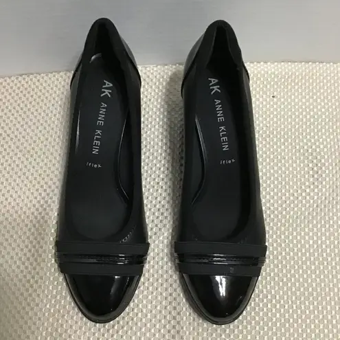 Anne Klein  Womens Black Leather Slip On Round Toe Wedge Heeled Pumps Size 10M