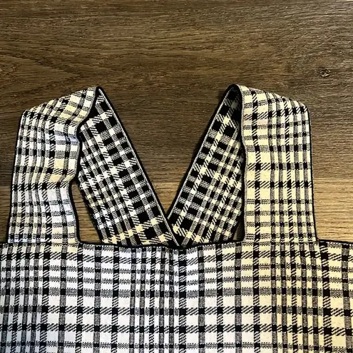 Listicle  Women’s Black and White Checkered Crop Top Large