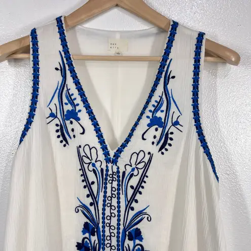 Dee Elle Dee Elly Embroidered Tank Top Sleeveless Bohemian Casual White Blue Size L