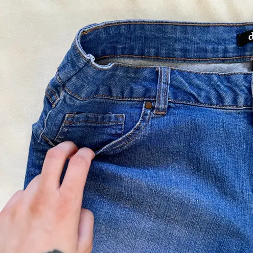 D. Jeans Cropped Denim Jeans