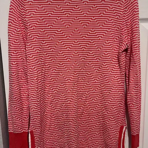 cupio  red and white high low sweater size small