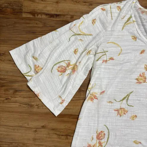 Wonderly  Woman's Plus Top Size 1X Tulip Print White Orange Yellow Bell‎ Sleeves