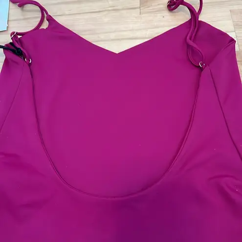 Dos Garnenias One Piece Swimsuit with adjustable straps Size 4