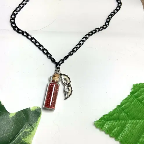 Masquerade Red Glitter Sparkle Necklace New
