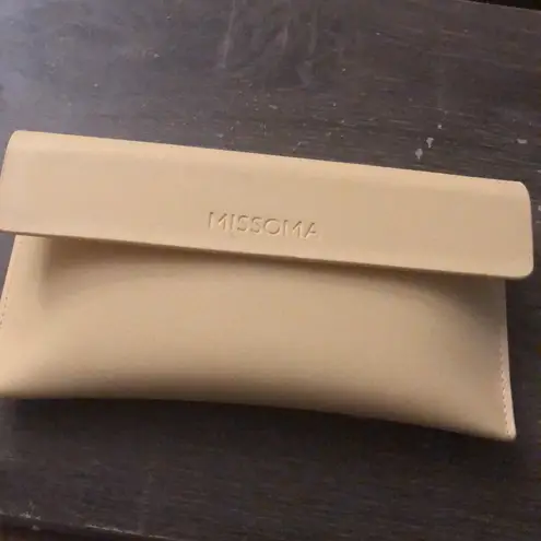 Le Specs NWT x Missoma Serpens Link Cat Eye Ivory Peal Sunglasses Off-White NEW