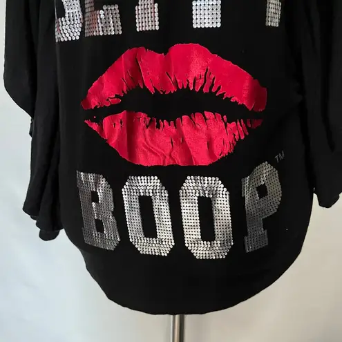 Betty Boop Universal Studios  Women Top Size Medium Bat Wing Foil Graphic Lip