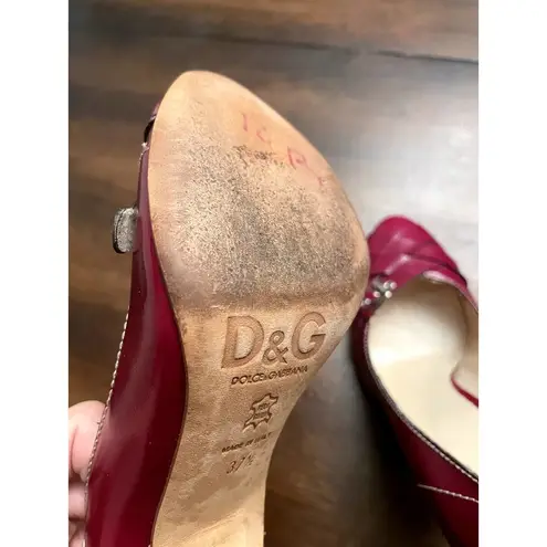 Dolce & Gabbana  plum colored 3 inch heel women's 37 1/2