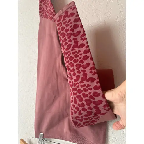 Fabletics NEW  High Waisted Seamless Leopard Leggings Animal Print Pink Mauve
