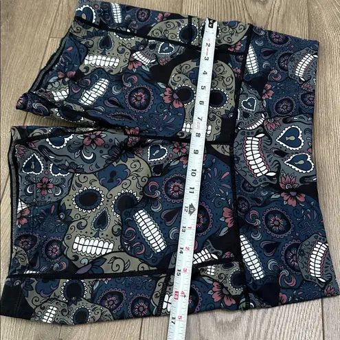 CVG Constantly Varied Gear High Rise Side Pocket Training Shorts Skull Print M Green Size M