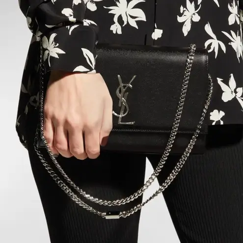 Saint Laurent  Kate Medium YSL Grain de Poudre Wallet on Chain