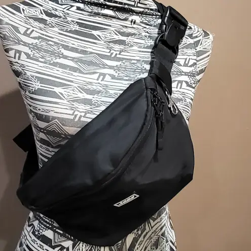 Foldie Black Crossbody Bag with Minimalist Design and Durable Fabric