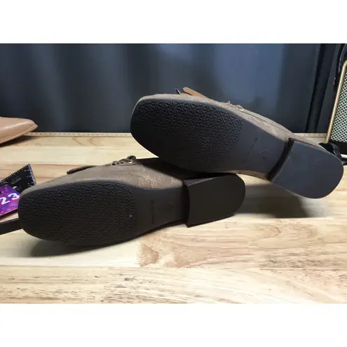 Donald Pliner Breezy Loafers Women's 8 Gold Metallic Suede Fringe Bow Moccasin