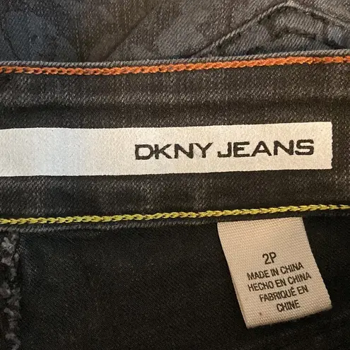 DKNY  Jeans Soho Skinny Leopard Print Black Jeans 2 P Petite Short