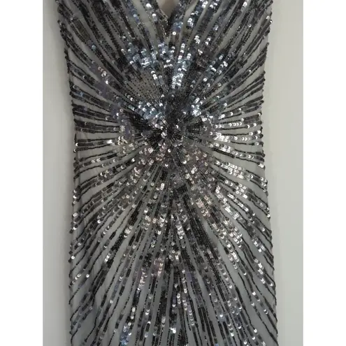 Mac Duggal Silver Sequined Cap Sleeve Evening Gown Womens Size 6 Formal Party
