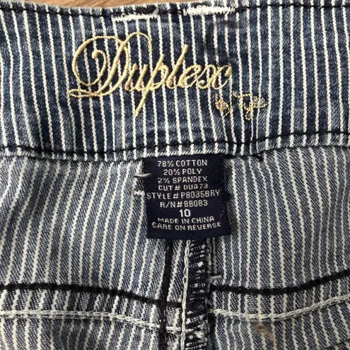 Duplex Denim Pinstripe Knee Length Women's Shorts Size 10 Blue