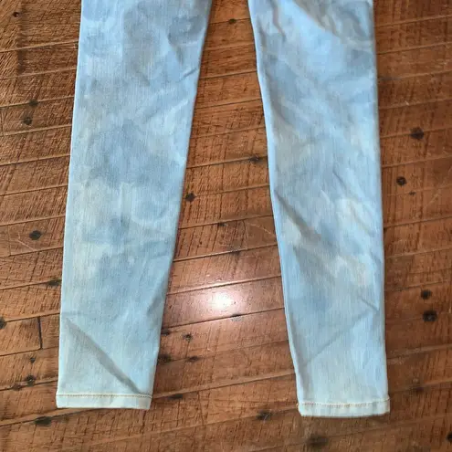 We The Free Free People  acid wash dipped size 27 high rise mom jeans