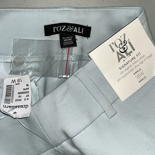 Roz & Ali Woman NWT Size 18W Light Blue Signature Fit Ankle Pants
