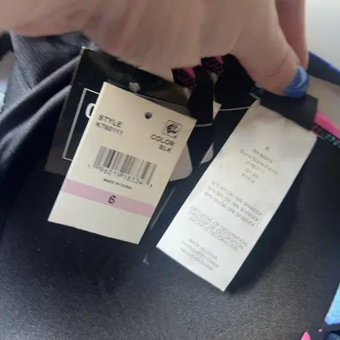 NWT Island Escape Floral