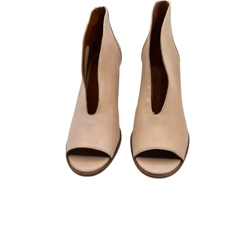 Lucky Brand  Size 8 Beige Ankle  Soft Leather Boots Women Beige