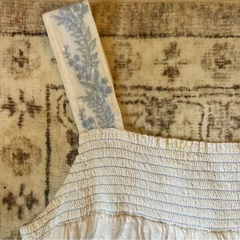 White and Blue Flowy Breezy Floral Praire Dress Size XS