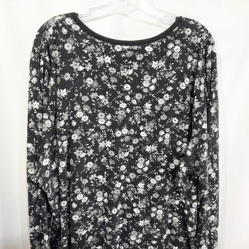 Maggie Barnes Plus Size 26W 28W Top Black White Floral Knit Long Sleeve 1185