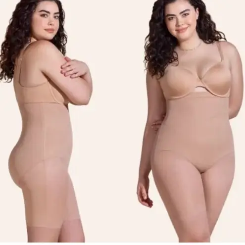 HoneyLove SuperPower Short size S