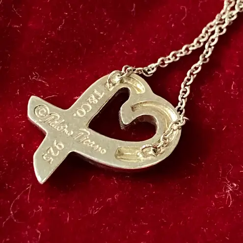Tiffany & Co. Authentic Tiffany LOVING HEART necklace ❤️