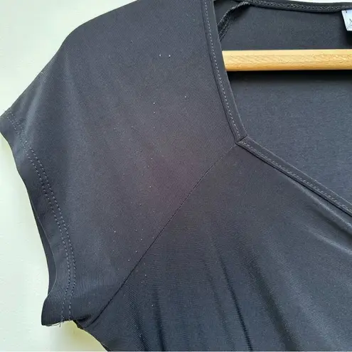 Motherhood Maternity Black with Red White Floral Pattern Short Sleeve Top M