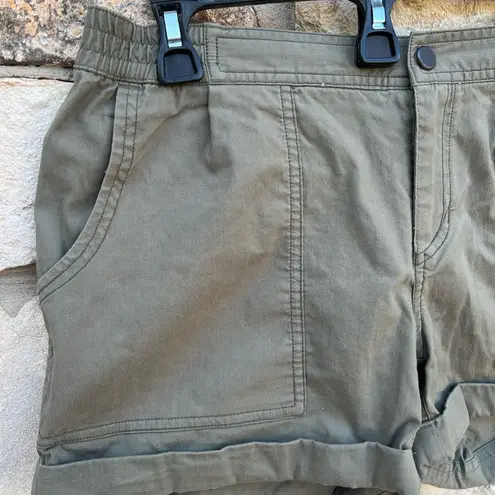 Mountain Hardwear Mountain Hardware Olive Shorts Size 10