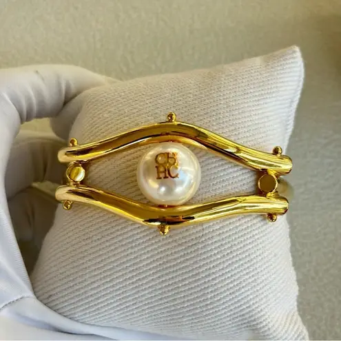 Carolina Herrera NWOT Authentic Jewelry Set Gold Plated CHCH Pearls Cuff S/M