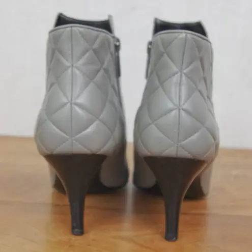 Brooks Brothers Ladies' Grey Leather Heeled Ankle Boots 9