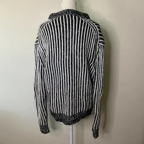 Elizabeth and James Black and White Sweater Women's Medium