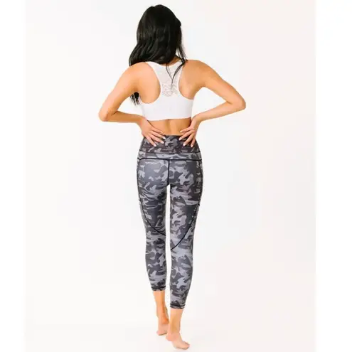 Zyia Active Women’s Size 2 Camo Metallic Pocket Light n Tight Hi-Rise Leggings
